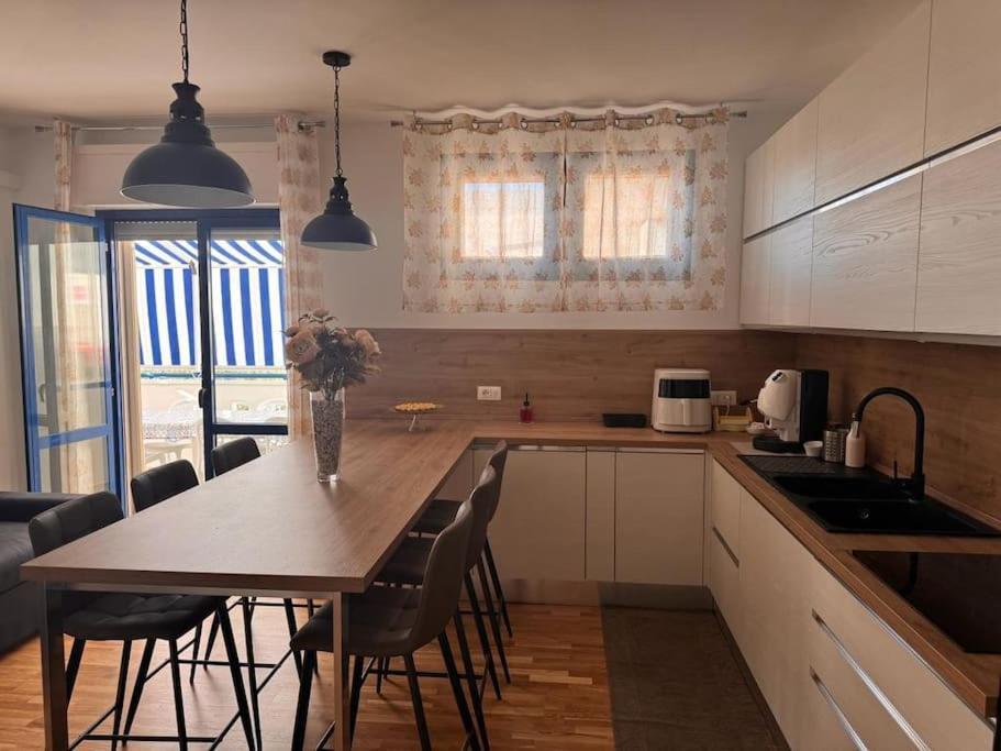 La Maison De Monique بوليكورو المظهر الخارجي الصورة